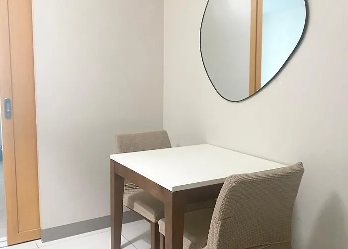 Aparthotel One Uptown Bgc 1br Sofabed