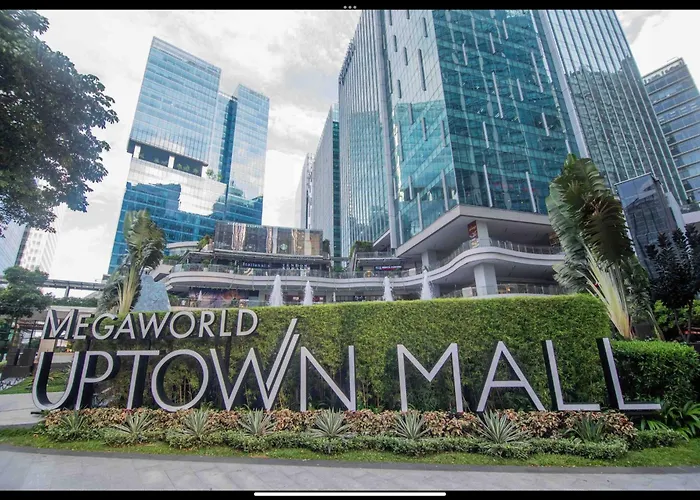One Uptown Bgc 1br Sofabed * Manila